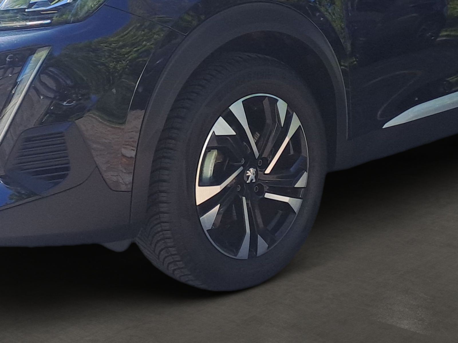 PEUGEOT 2008 1.2 Allure 130 EAT CAM*DAB+*LED