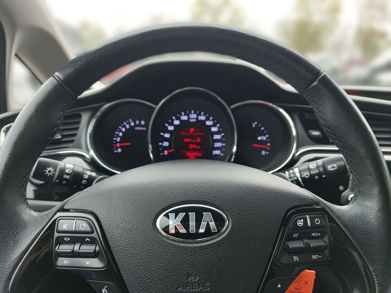 KIA CEE'D 1.6 GDI AT Spirit NAVI GRA PDC CAM SHZ LHZ