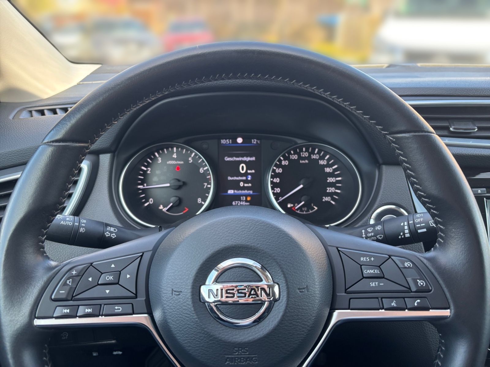 NISSAN Qashqai 1.3 DIG-T MT Pano*Navi*CAM*SHZ*DAB