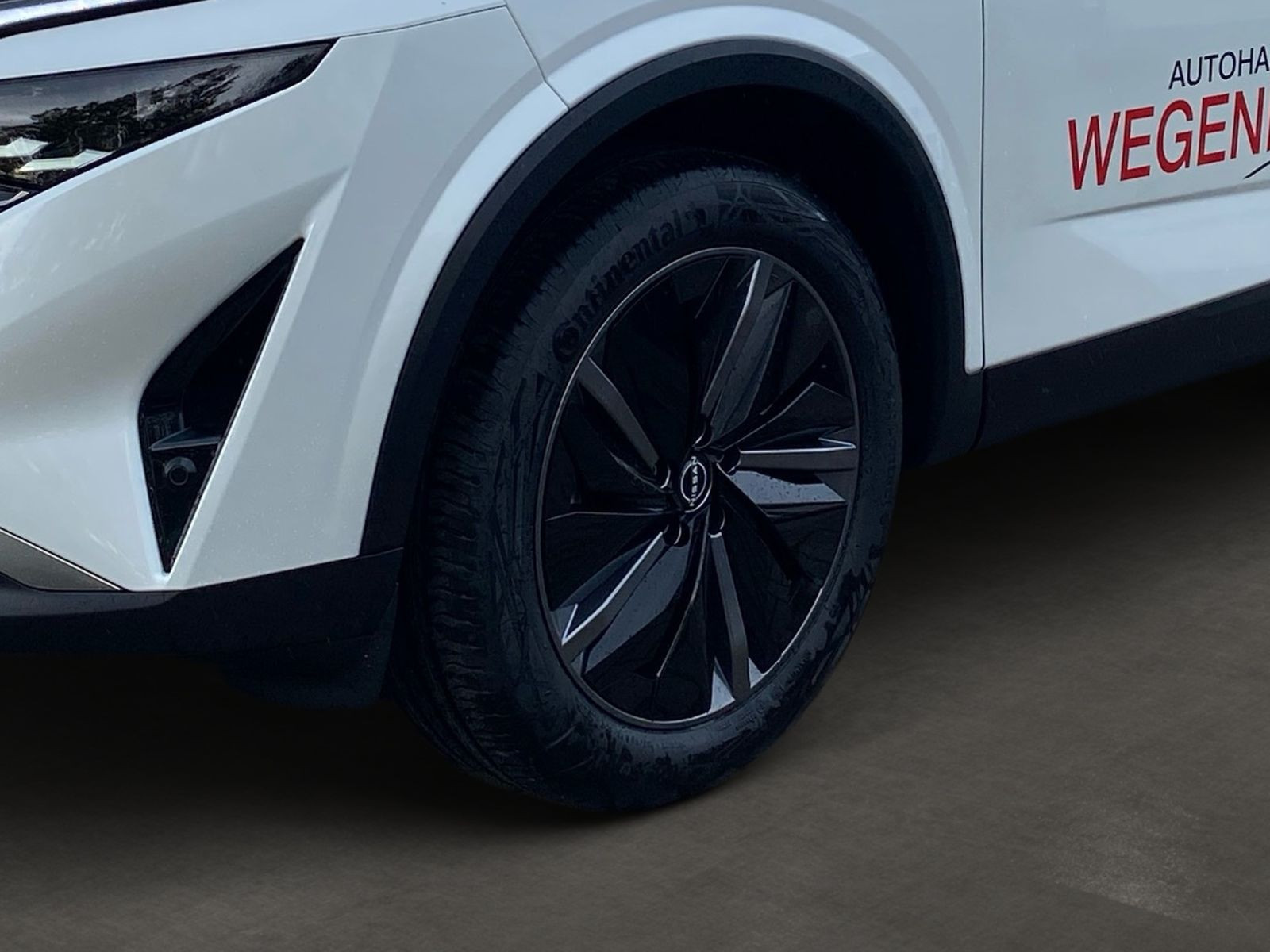Nissan QASHQAI TEKNA AT MHEV 2 Farben