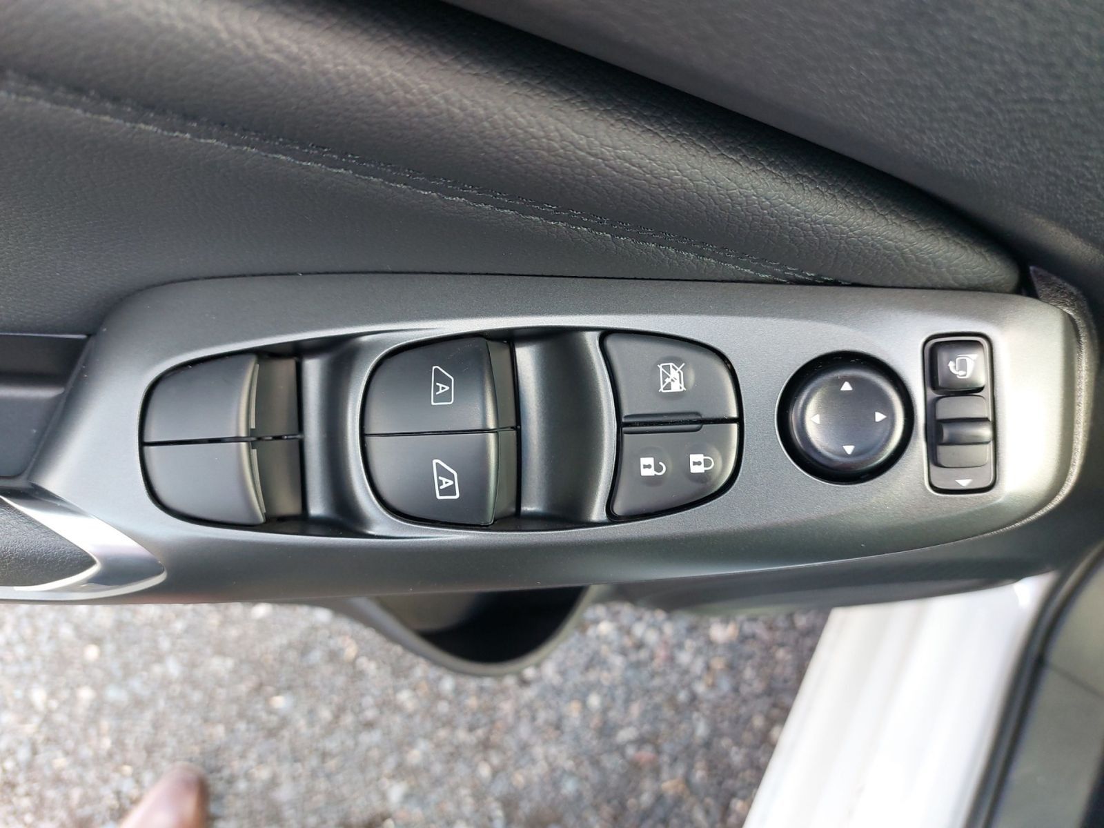 NISSAN Juke 1.6 Hybrid N-Connecta NAVI WINTER 360°