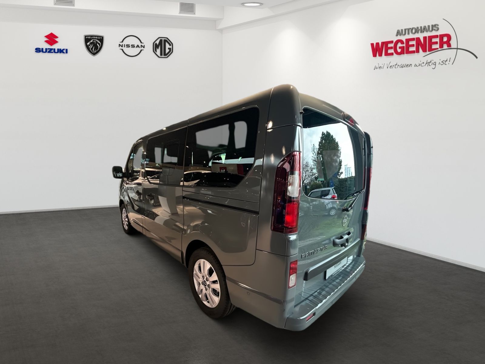 Nissan Primastar Kombi9 L1H1 2,8t CarPlay*Navi*PDC*CAM