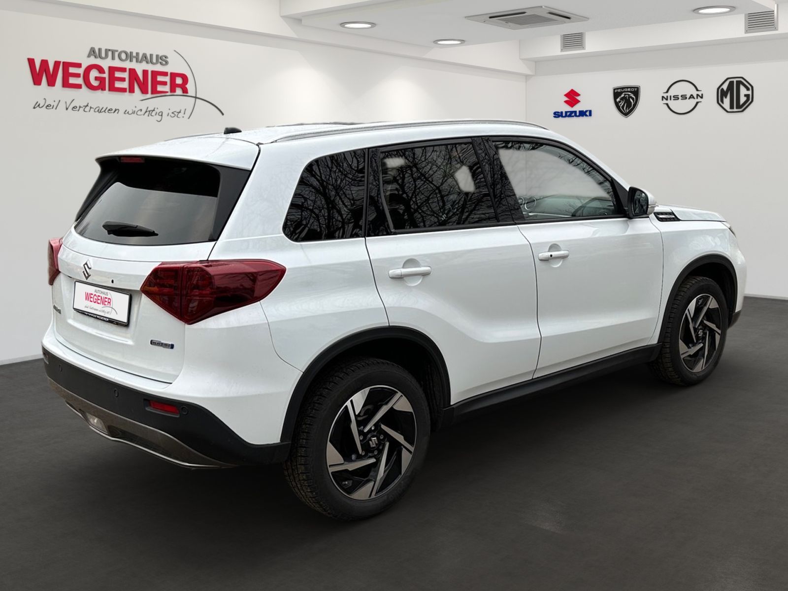 SUZUKI VITARA COMFORT+ HYBRID 1.4 MT NAVI KAM SHZ SCHIE