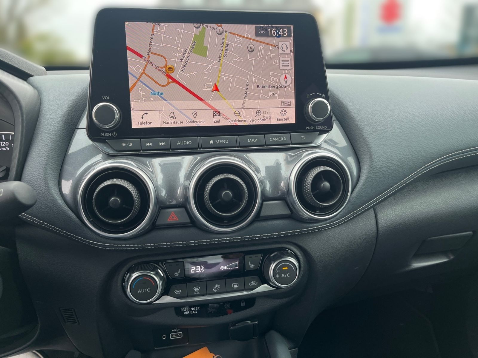 Nissan Juke 1.0 DIG-T DCT Navi*Totwinkel*360°Kamera*LED