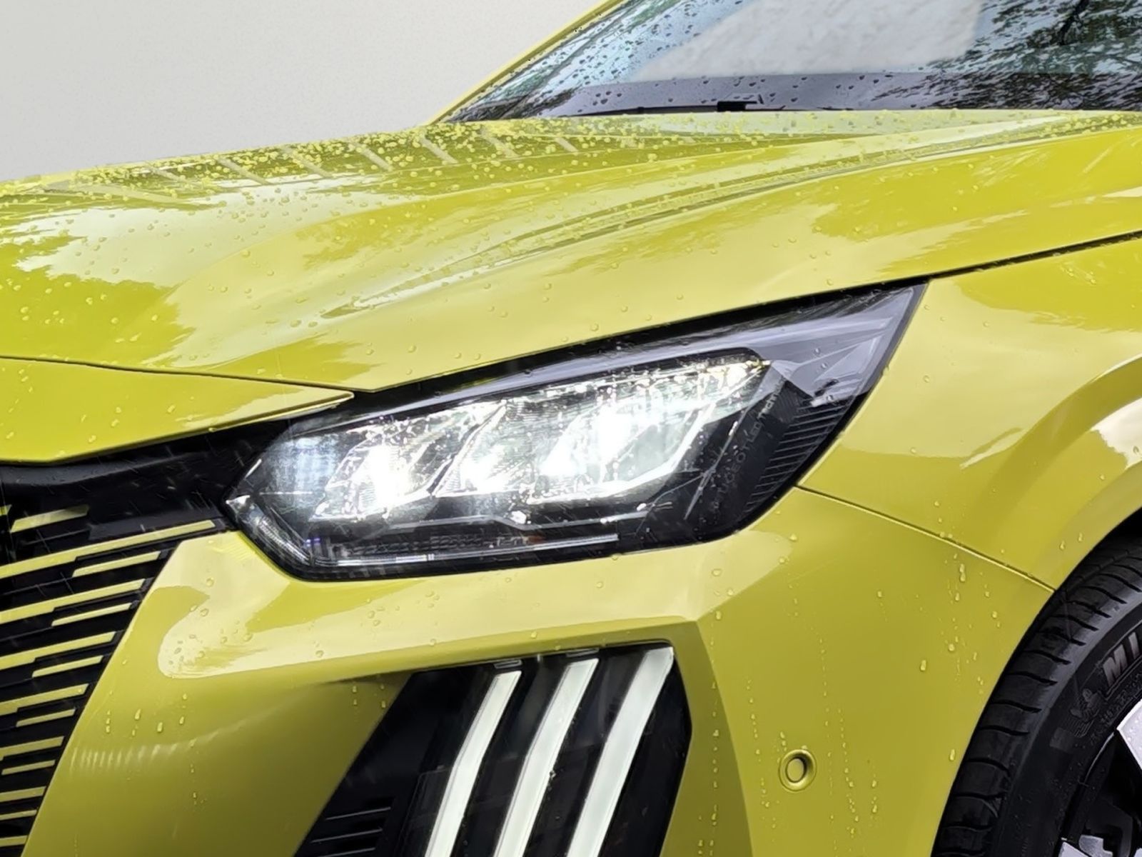 PEUGEOT 208 Allure HYBRID 110 e-DSC6 *SHZ*ACC*CarPlay*