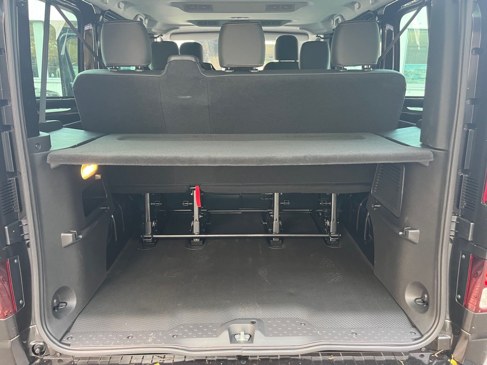 Nissan Primastar Kombi9 L1H1 2,8t ACC*Navi*Totwinkel