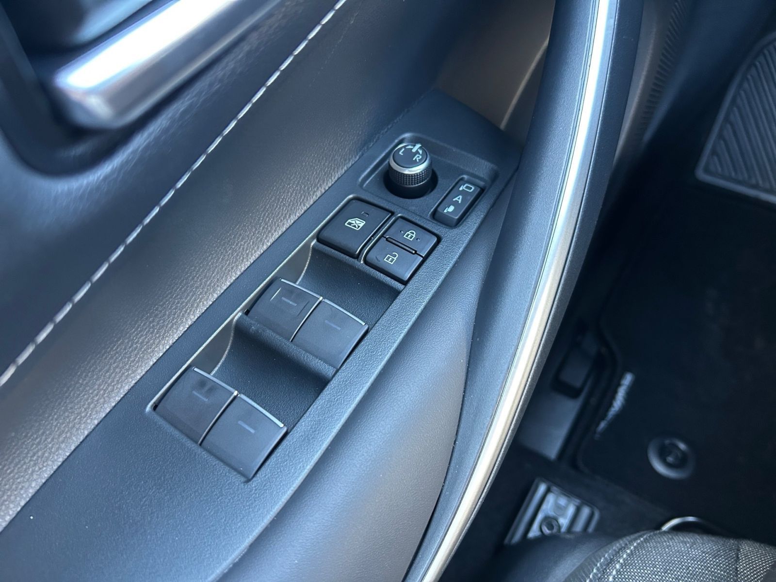 SUZUKI Swace 1.8 Comfort+ CVT Hybrid Navi*CarPlay