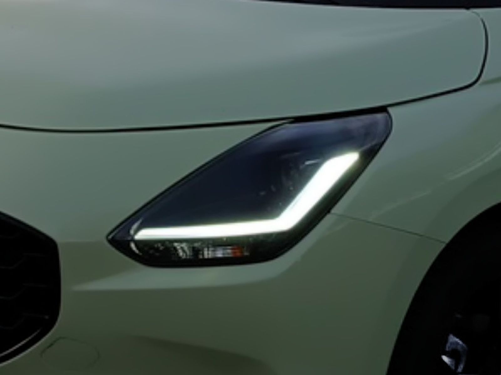 SUZUKI SWIFT COMFORT HYBRID ACC*Navi*Kamera*PDC