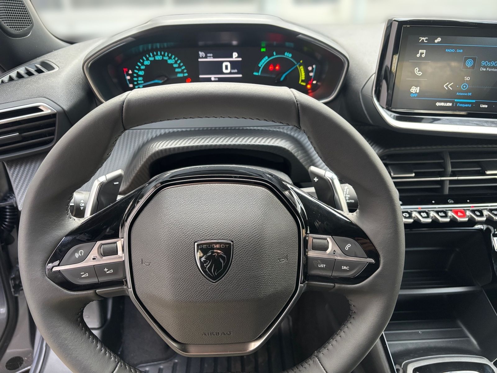 PEUGEOT 2008 Style Hybrid 145 e-DSC6 *SHZ*