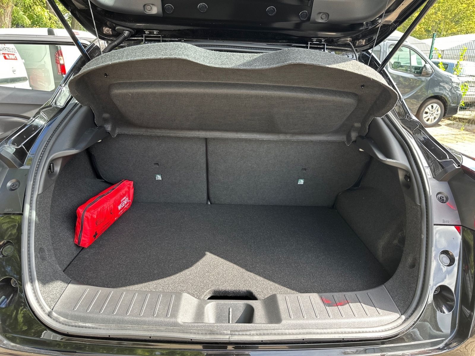 NISSAN JUKE TEKNA 1.6 HYB 143PS AT BOSE LED SHZ 360°KAM