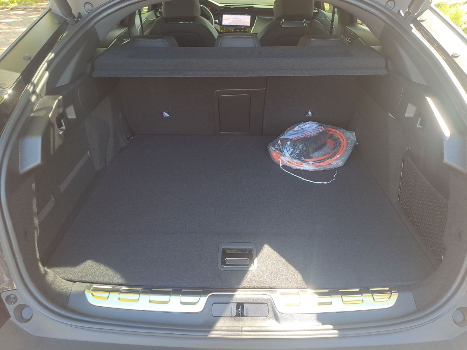 Peugeot 408 GT Exclusive Plug-In Hybrid 240 e-DSC7