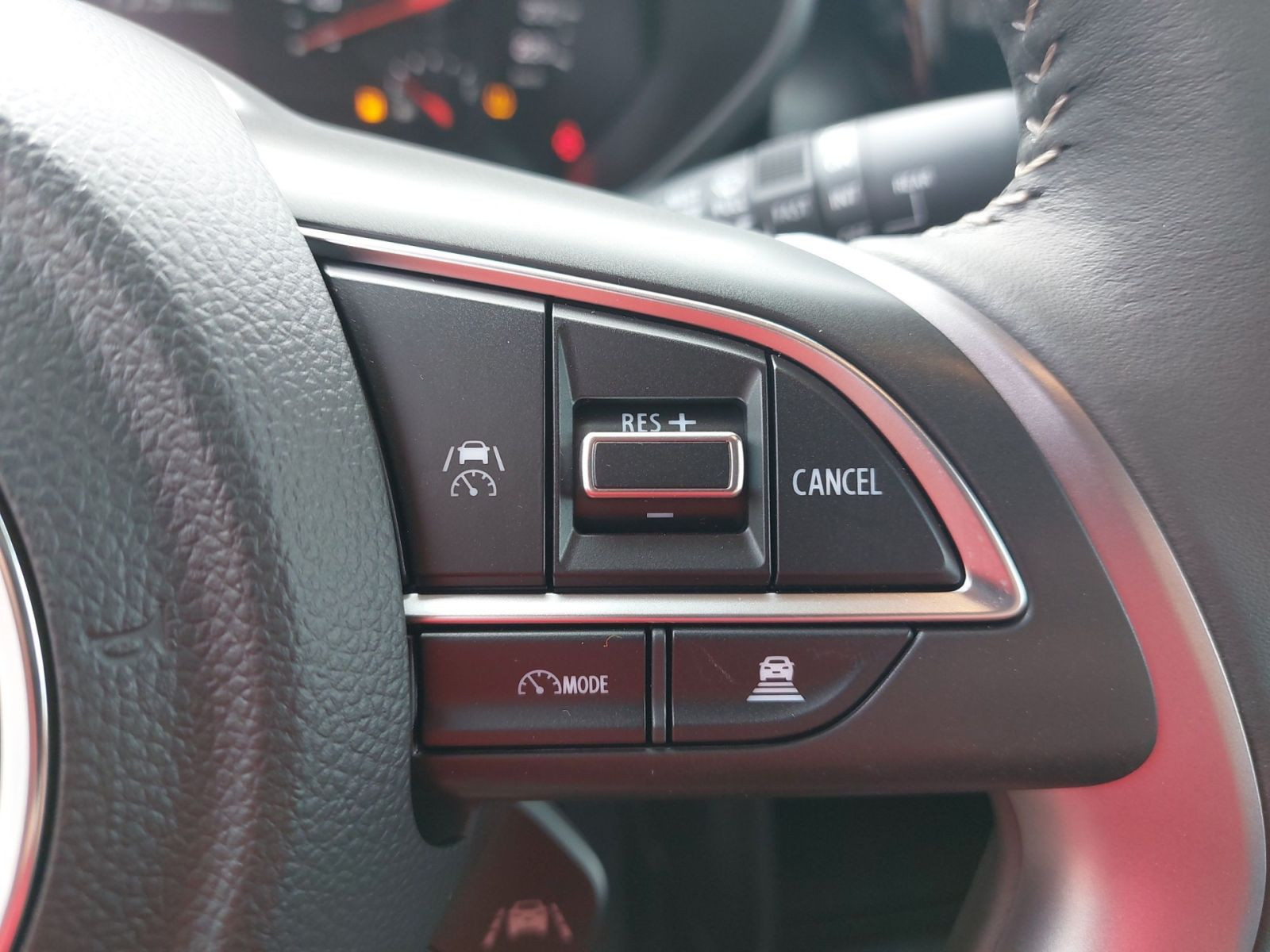 Suzuki Swift Comfort+ Hybrid - SHZ CAM ACC NAVI CarPlay