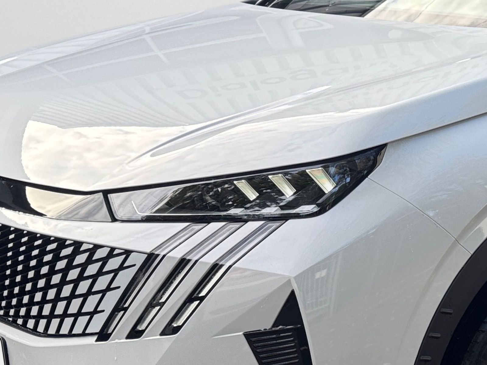 PEUGEOT 5008 GT Hybrid 145 e-DSC *Kamera*21"Curved*Air*