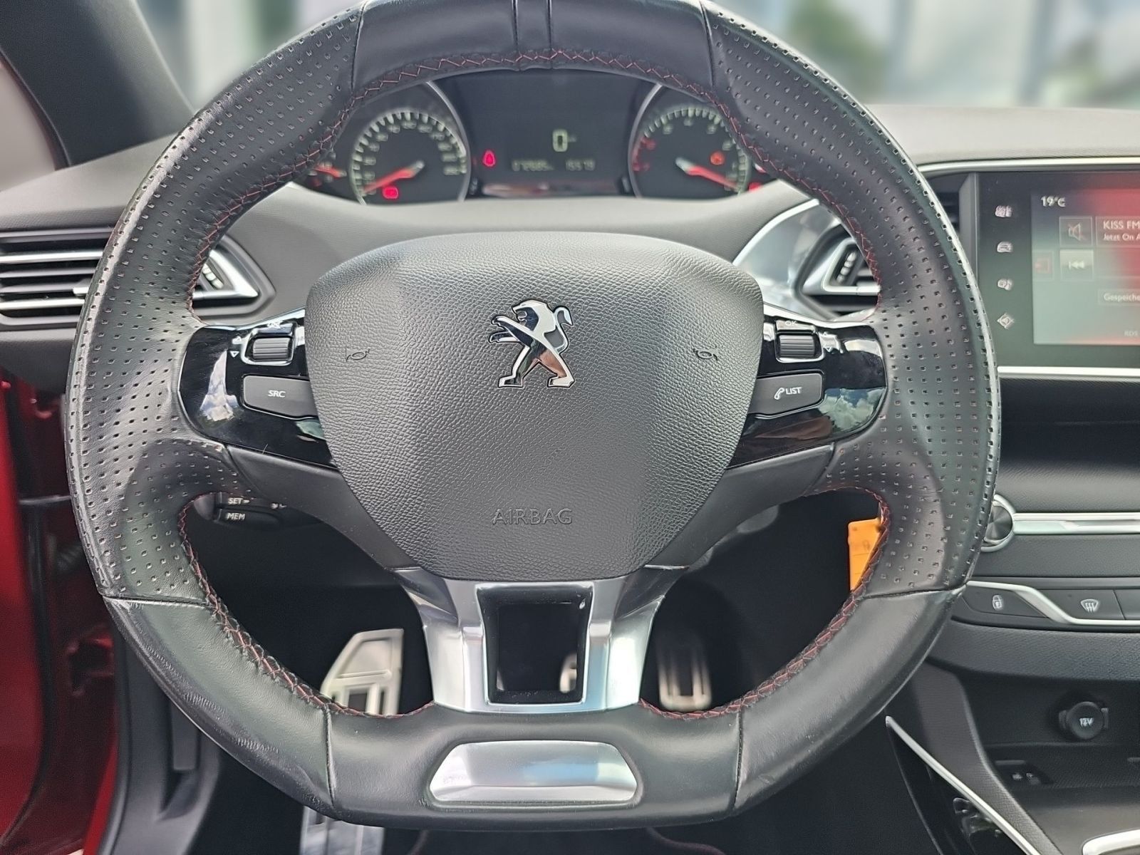 PEUGEOT 308 1.3 GT Line Pano*Massage*Navi*Totwinkel*PDC