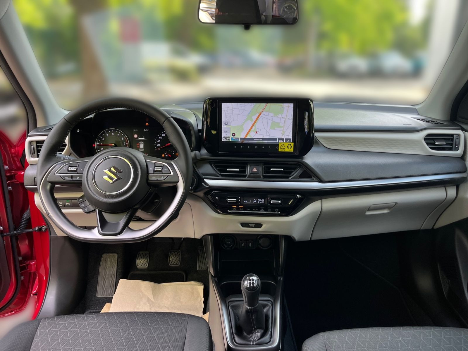 Suzuki SWIFT COMFORT+ HYBRID 61kW)