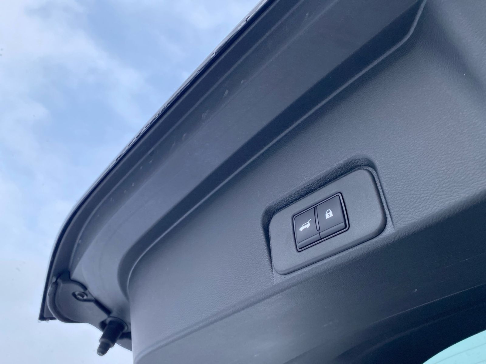 Nissan X-Trail Tekna 1.5 AT - 4x4 HUD LED 7-SITZE SHZ BFS