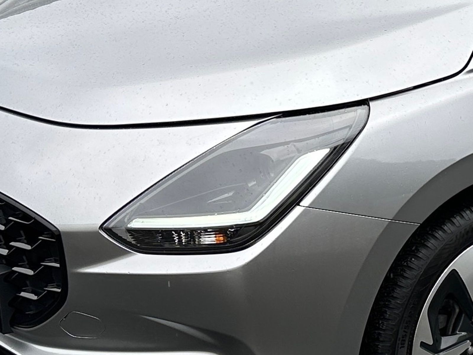 Suzuki SWIFT COMFORT+ HYBRID 1.2 MT CAM NAVI SHZ