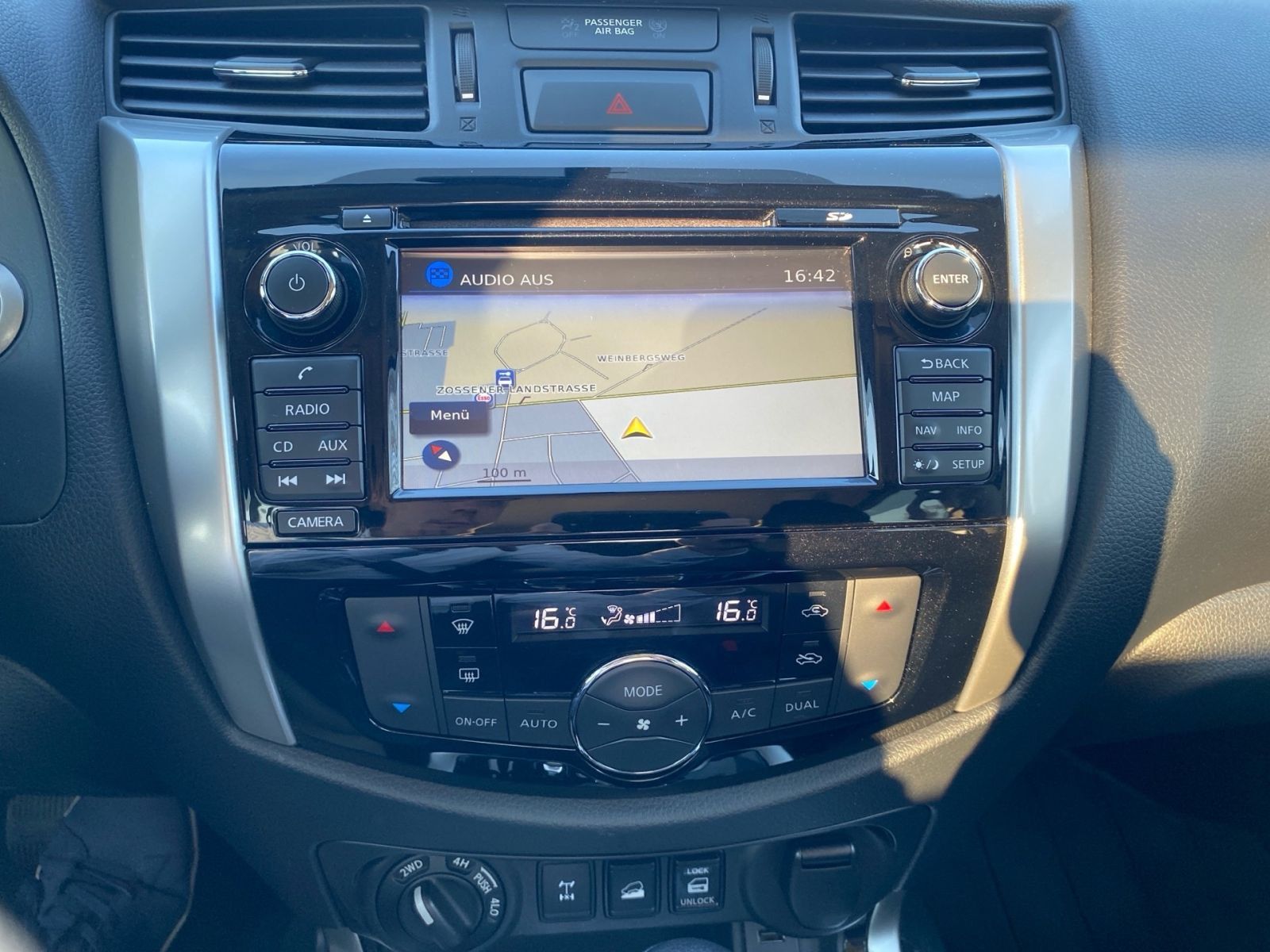 NISSAN NAVARA Tekna AT dCi 2.3 4x4- AHK, KEYLESS,CAM