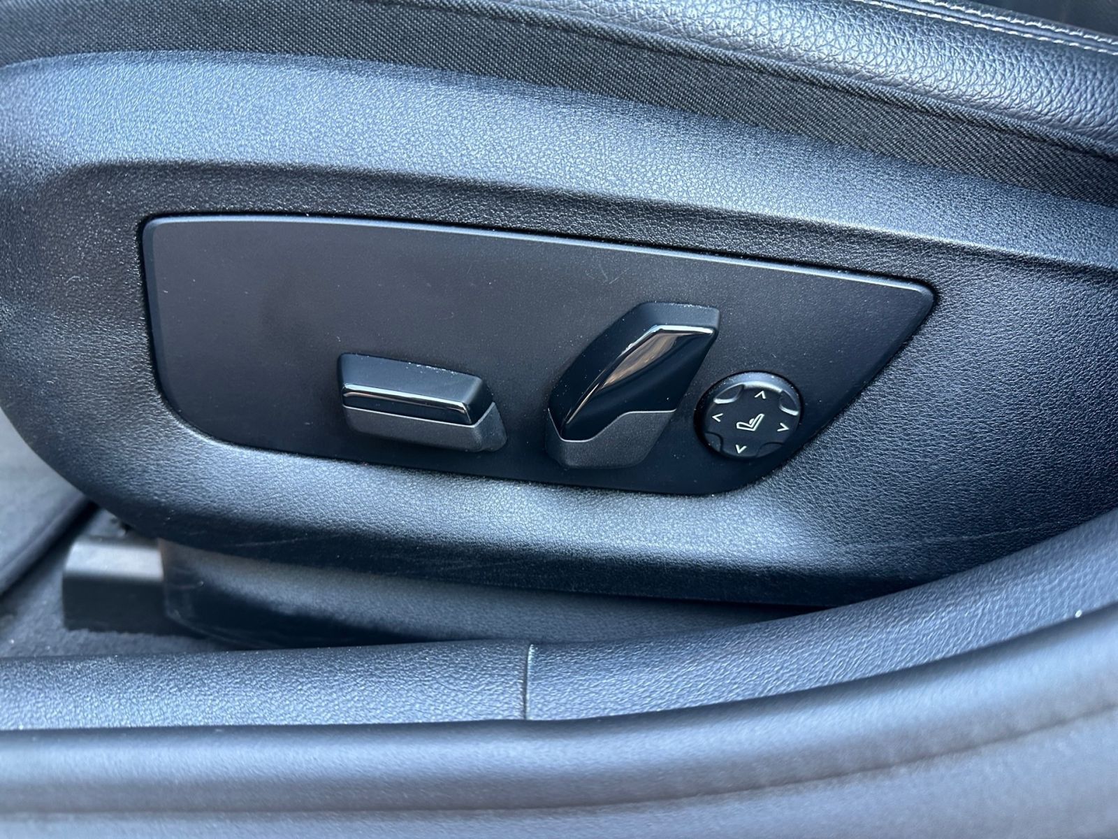 BMW 520d LIM LUXURY LED NAVI PANO KAM SHZ STHZ LHZ