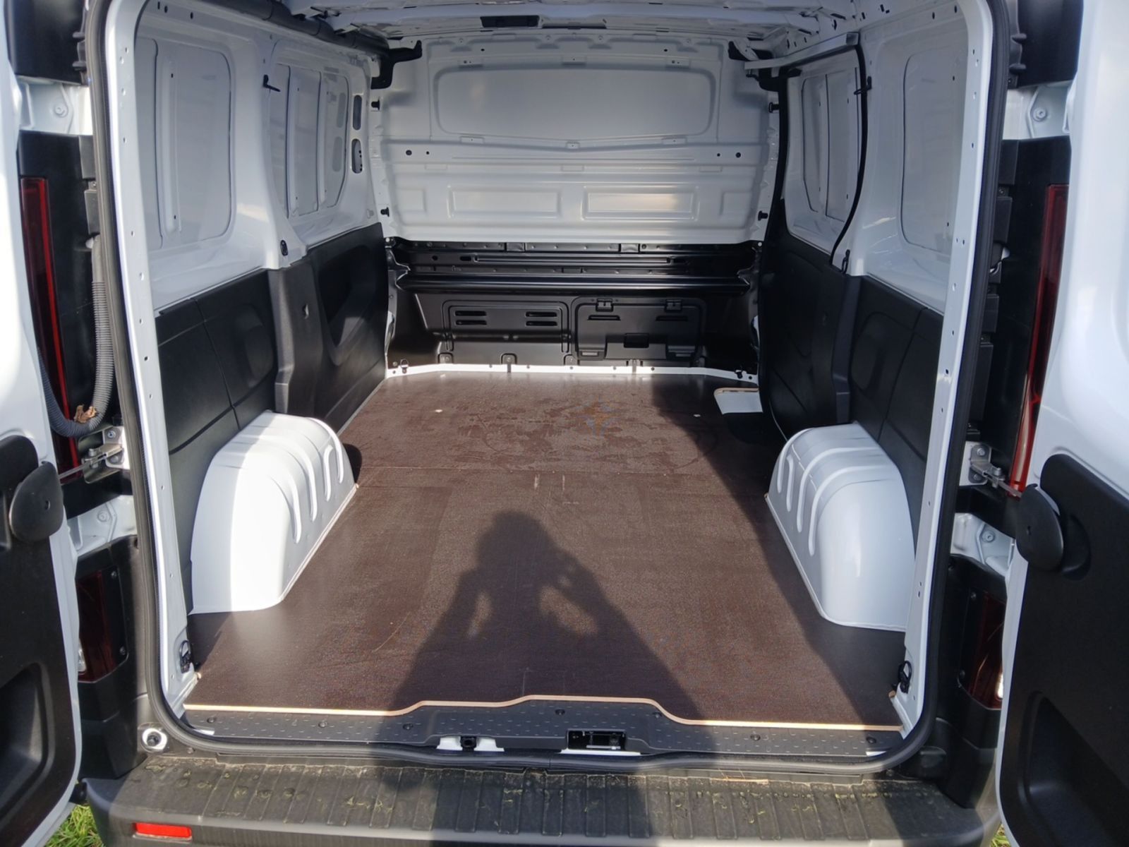 NISSAN Primastar Kasten 2.0 dci L1H1 N-Connecta LED*CAM