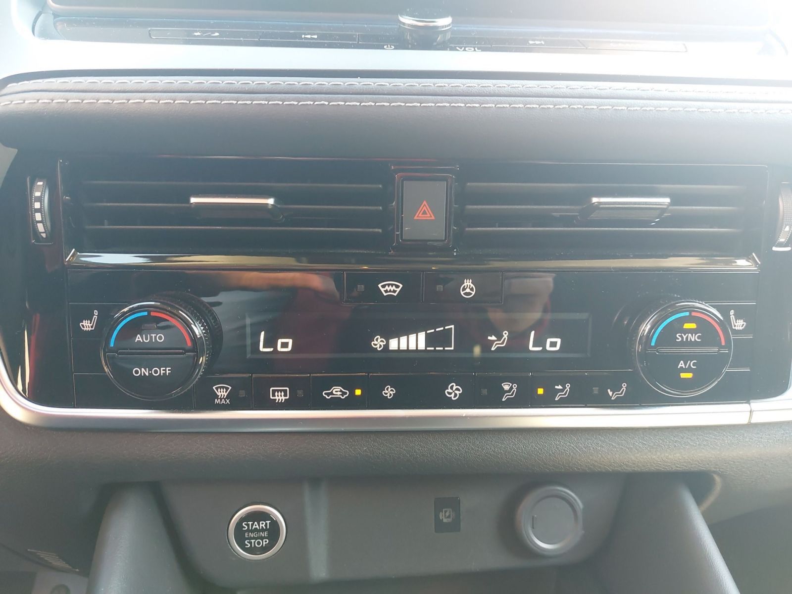 NISSAN Qashqai 1.3 DIG-T N-Connecta HeadUp*Navi*360°CAM