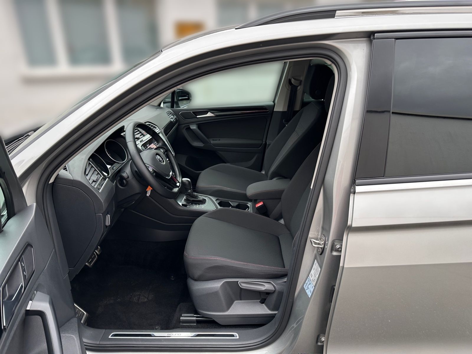 VW Tiguan 1.4 TSI DSG Comfortline 360° NAVI SHZ AHK