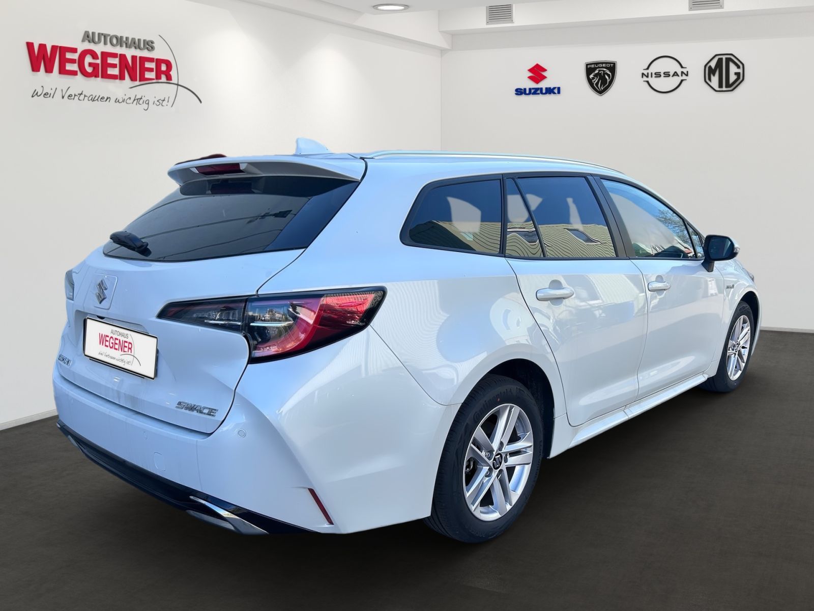 SUZUKI Swace 1.8 Comfort+ CVT Hybrid Navi*CarPlay