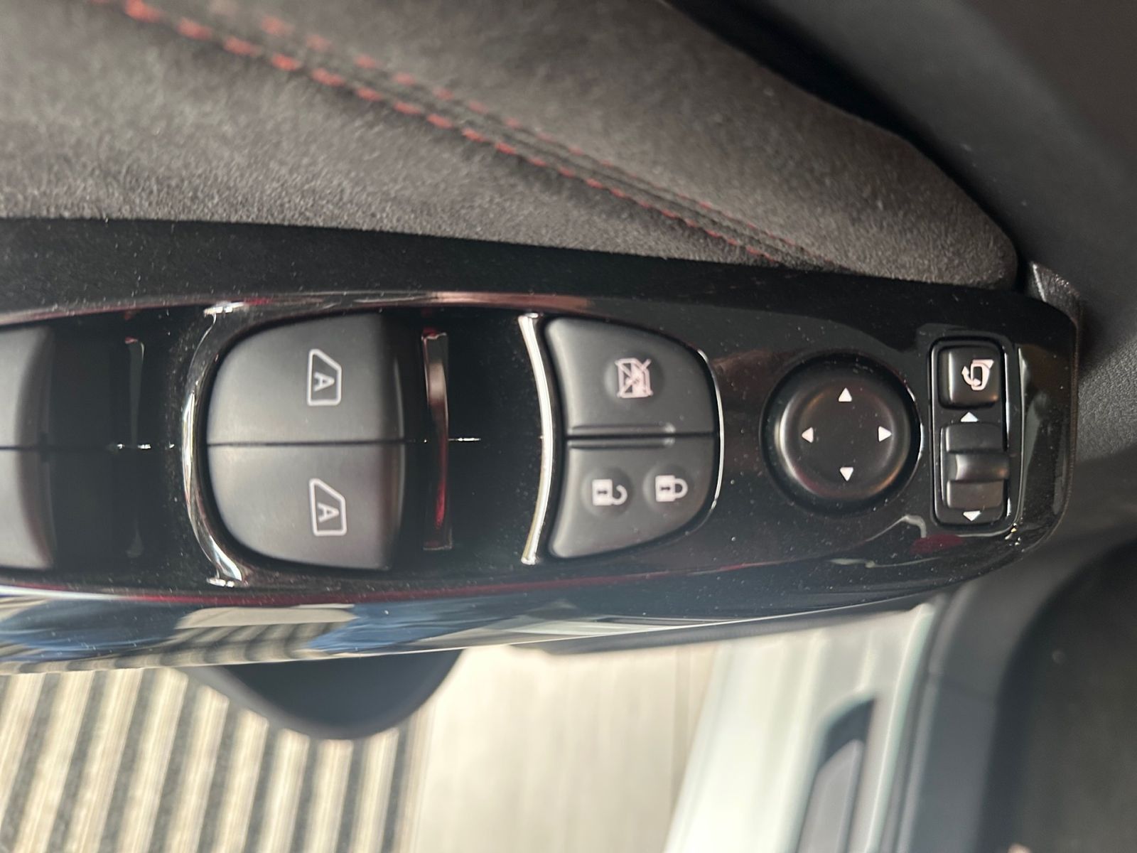 Nissan JUKE N-DESIGN 1.6 HYBRID 360° NAVI WINTER