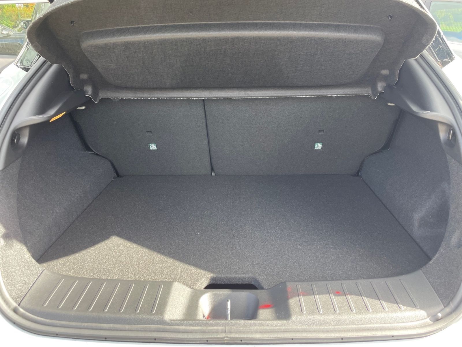 NISSAN JUKE N-CONNECTA  1.6 HYB 143PS LED LHZ SHZ PDC F