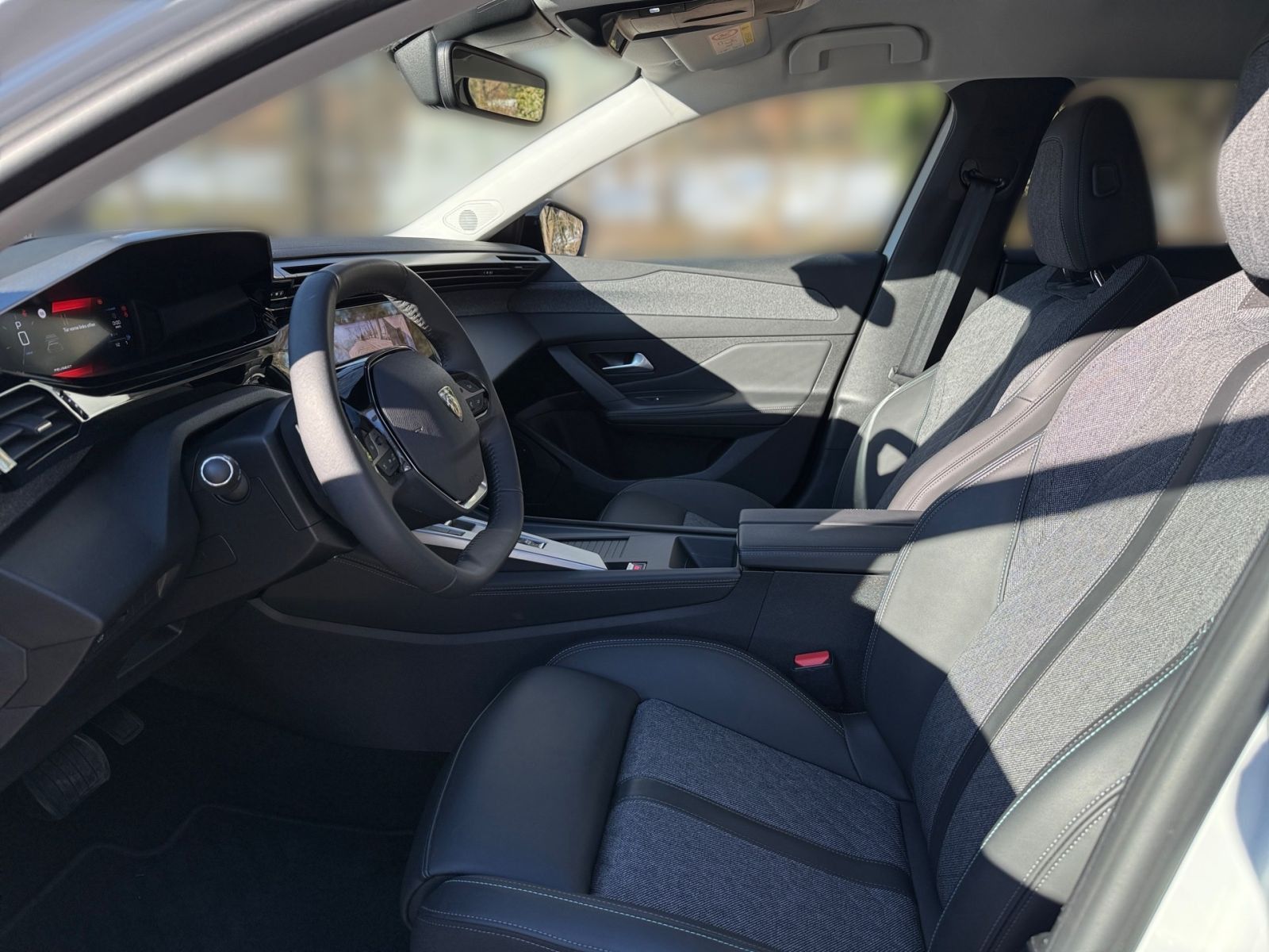 PEUGEOT 408 Allure Pack 130 EAT8 *SHZ*Kamera*