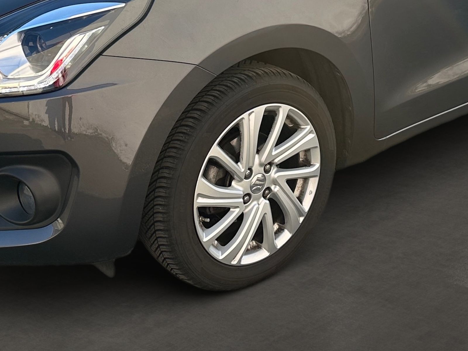 SUZUKI Swift Comfort 1.2 AT HYBRID - CAM SHZ APP`S