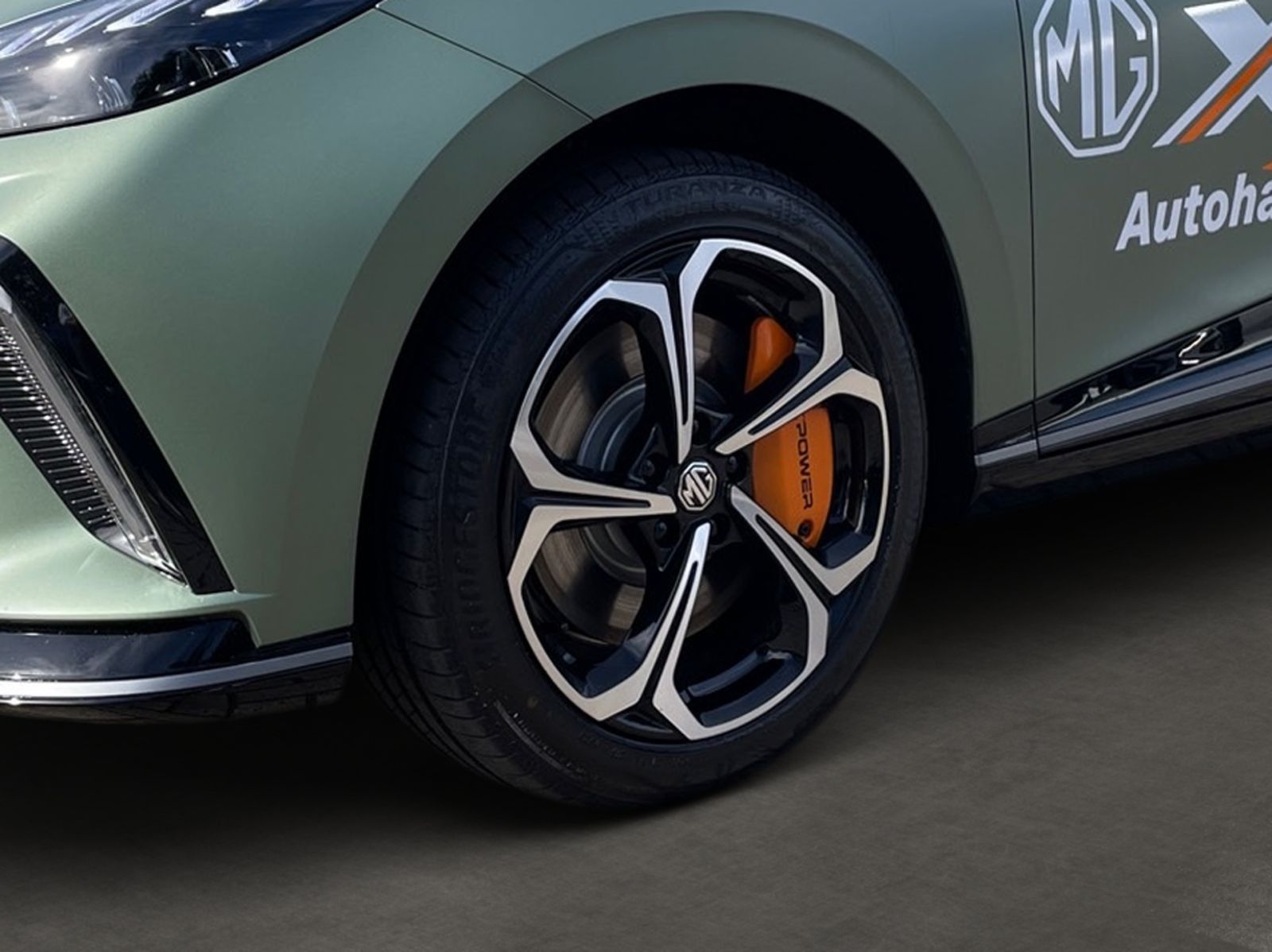 MG MG4 XPOWER 4x4 64 kWh 435PS Track-Mode-Display