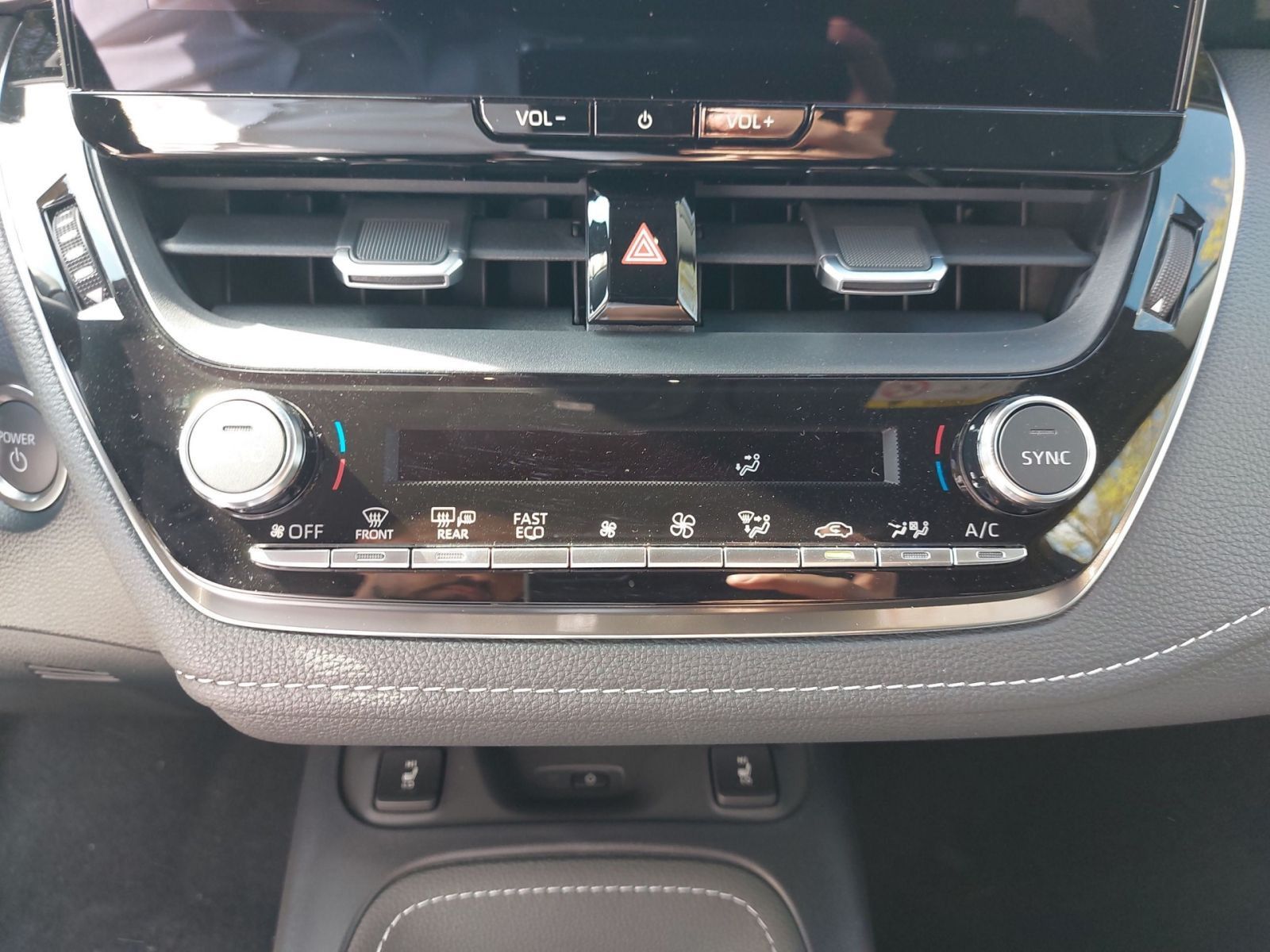 SUZUKI Swace 1.8 Comfort+ CVT Hybrid Navi*CarPlay
