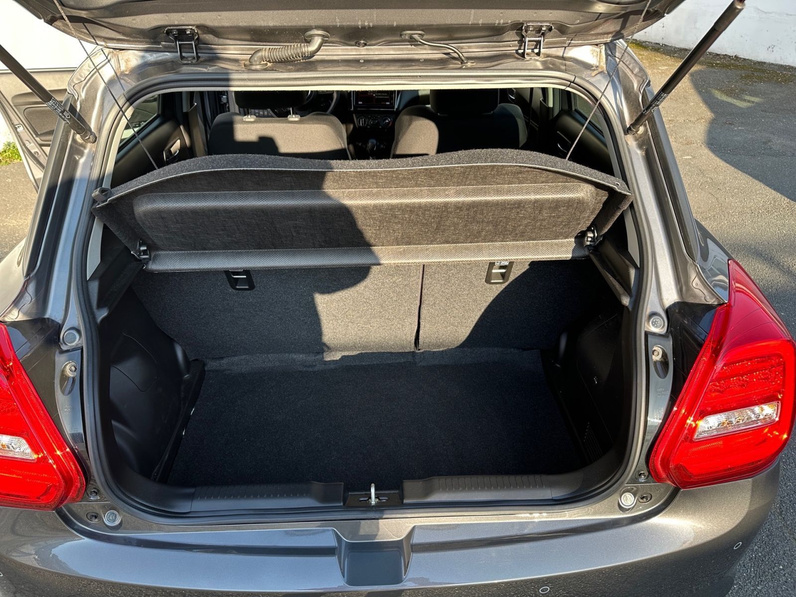 SUZUKI Swift Comfort 1.2 AT HYBRID - CAM SHZ APP`S