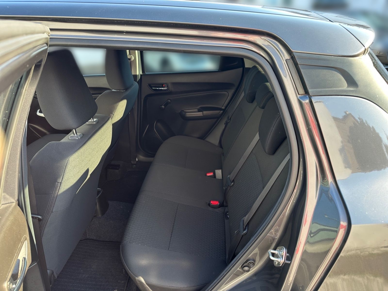 SUZUKI Swift Comfort 1.2 AT HYBRID - CAM SHZ APP`S