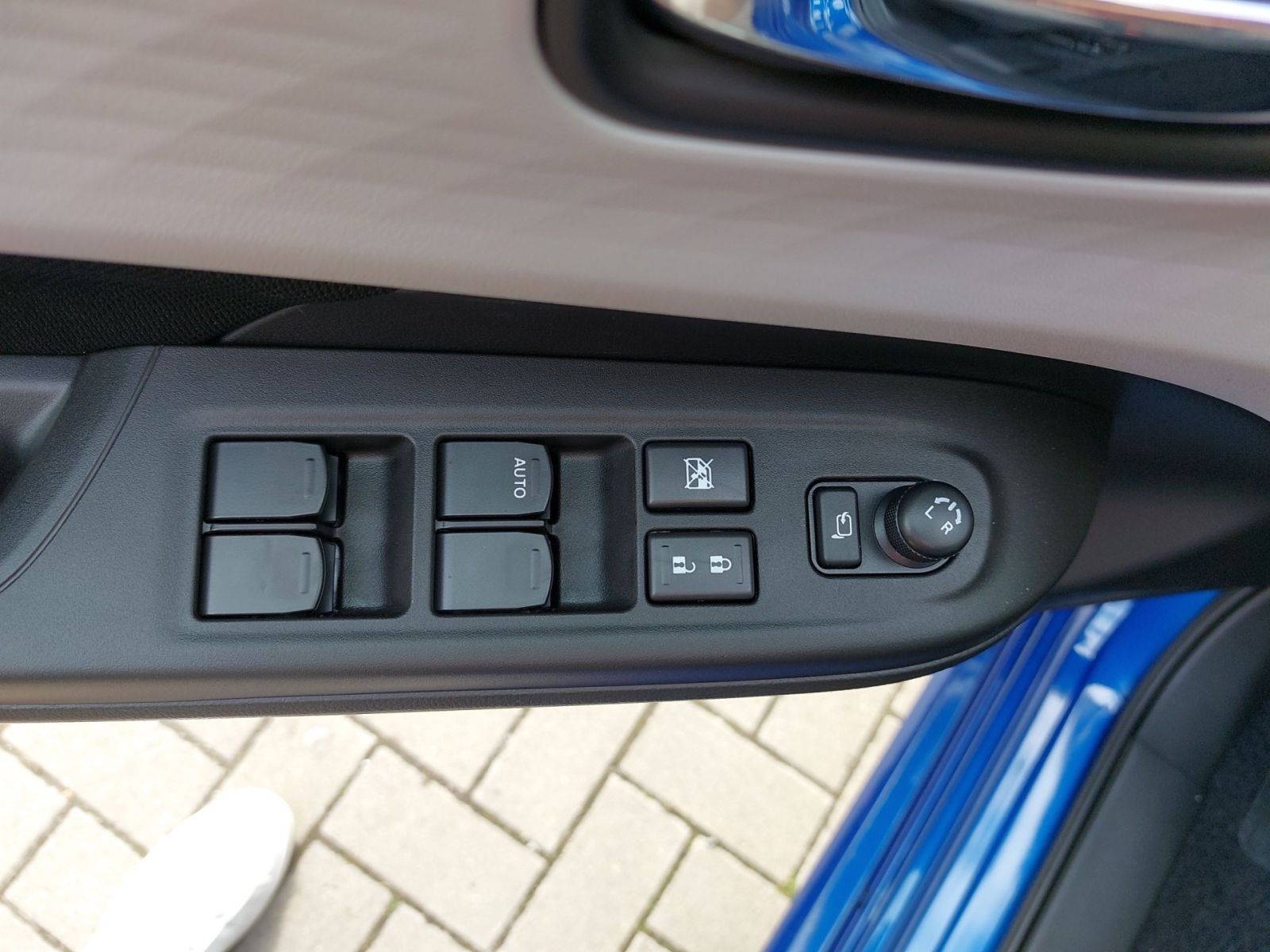 SUZUKI Swift Comfort+ CVT HYBRID NAVI CAM SHZ