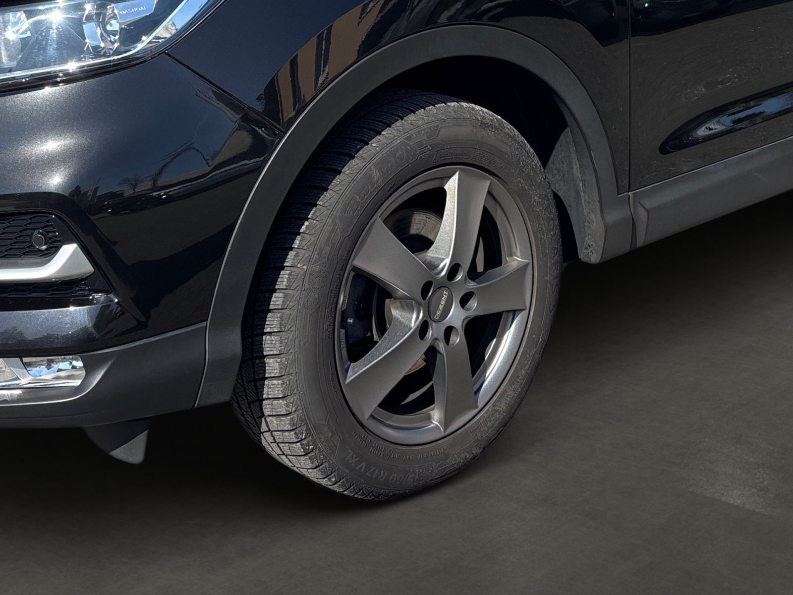 NISSAN Qashqai 1.3 DIG-T MT Pano*Navi*CAM*SHZ*DAB