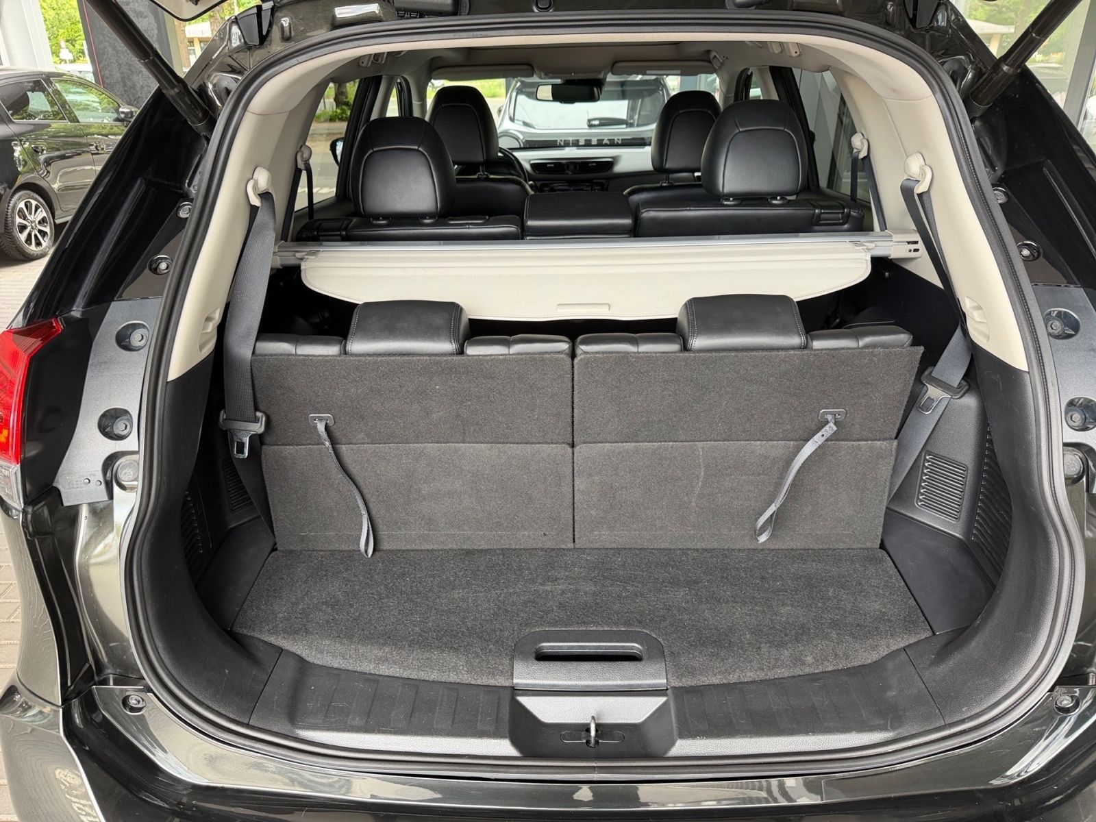 NISSAN X-Trail 1.3 DIG-T Tekna 7Sitzer Navi*Xenon*Leder