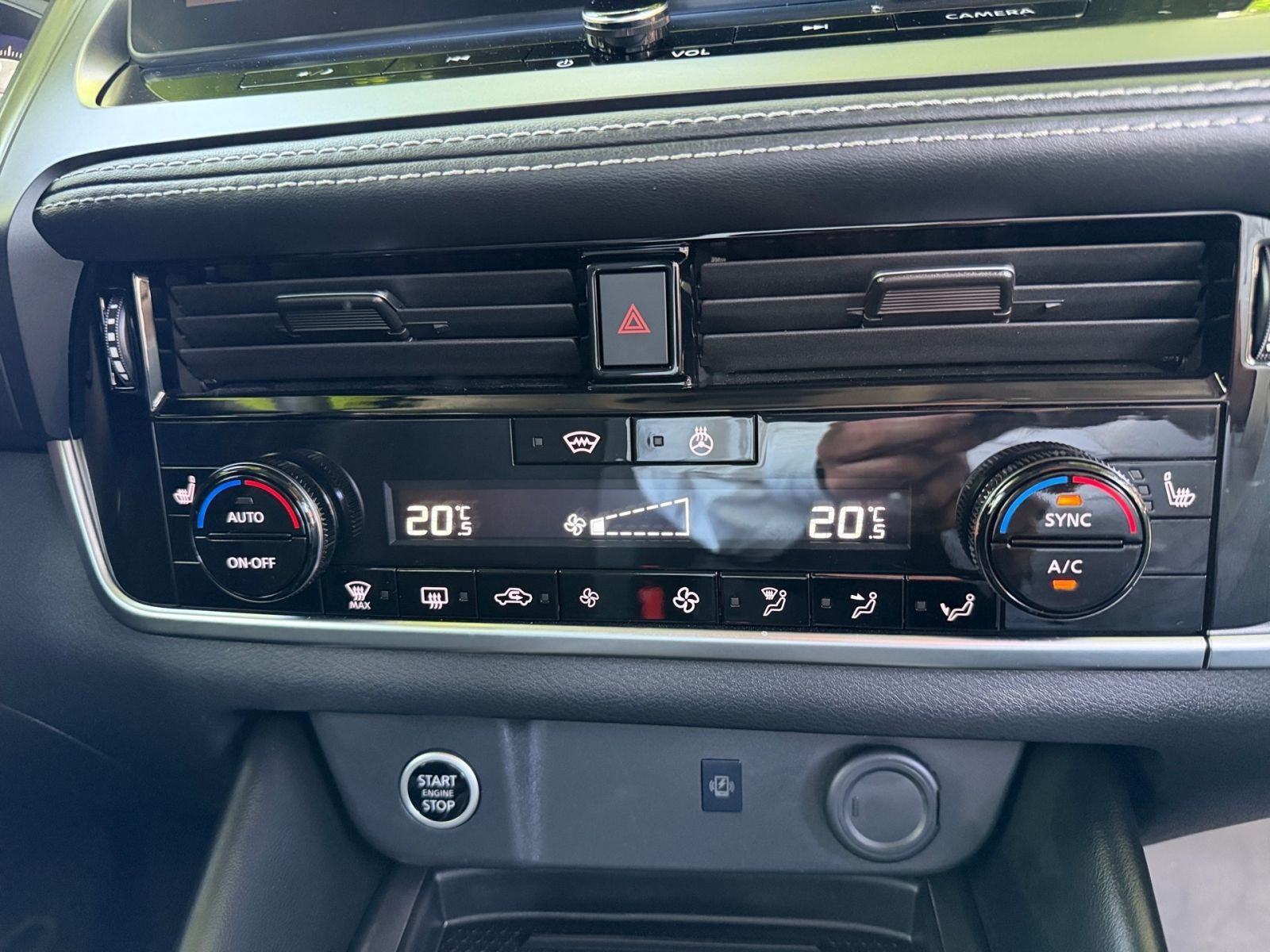 Nissan Qashqai 1.3 DIG-T MHEV N-Connecta Totw.*CarPlay