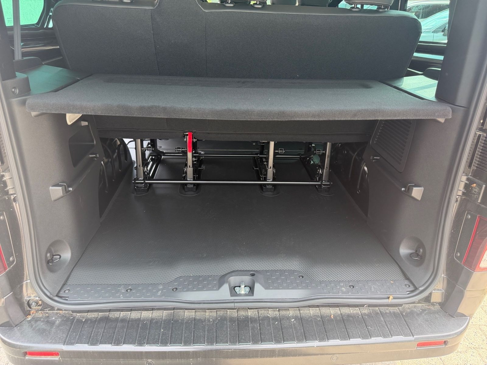 Nissan Primastar Kombi L1H1 Tekna KLIMA Navi PDC CarPlay