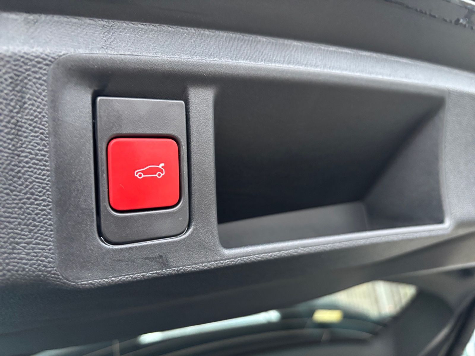Peugeot 308 SW GT Hybrid 145 e-DSC6 *360°Kamera*Carplay*