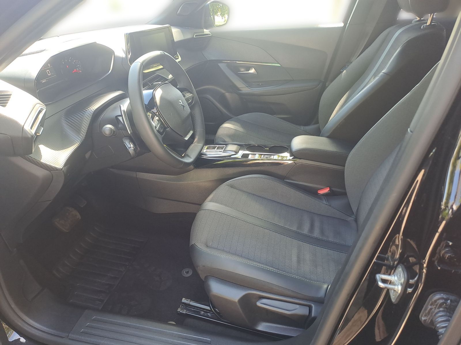 PEUGEOT 2008 1.2 Allure 130 EAT CAM*DAB+*LED