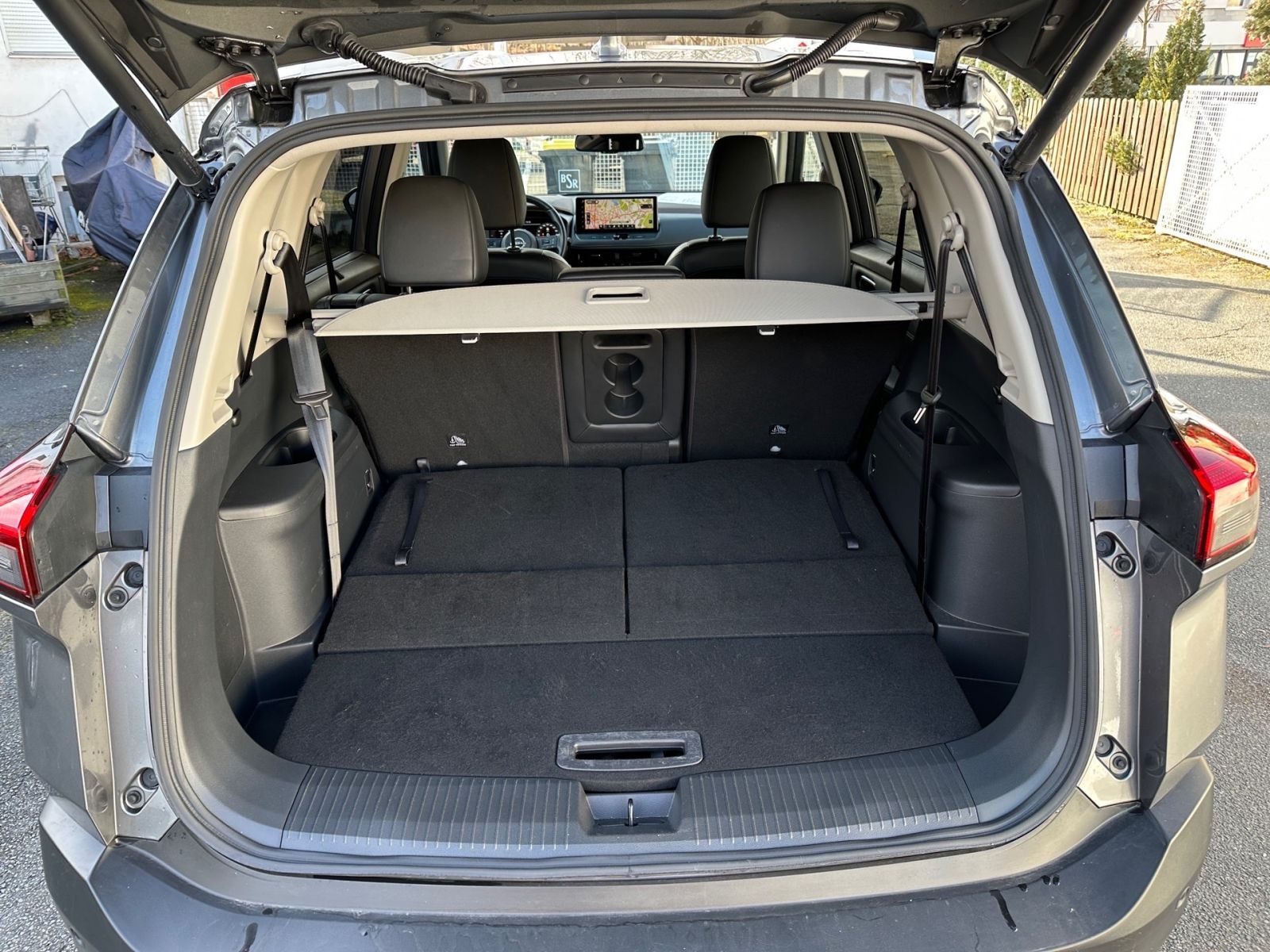 NISSAN X-TRAIL TEKNA 1.5 VC-T e-4ORCE 7-SITZER*WINTER