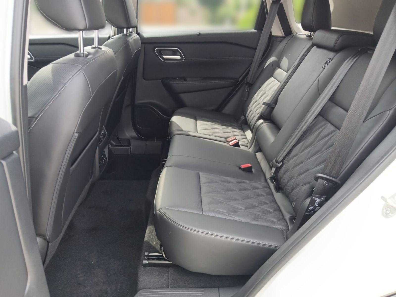 Nissan X-Trail Tekna+ 1.5 AT - PANO BOSE HUD LEDER MEMO
