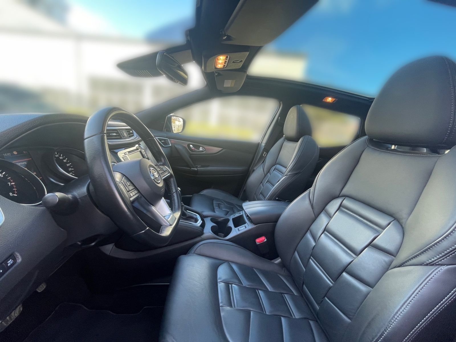 NISSAN Qashqai 1.3 TEKNA Autom.*Navi*Winterpaket*Pano