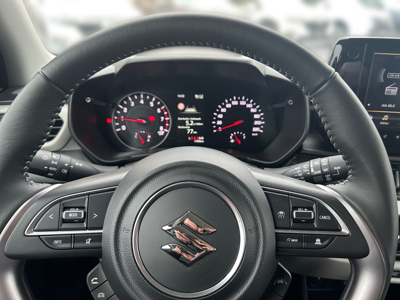 SUZUKI SWIFT COMFORT HYBRID ACC*Navi*Kamera*PDC