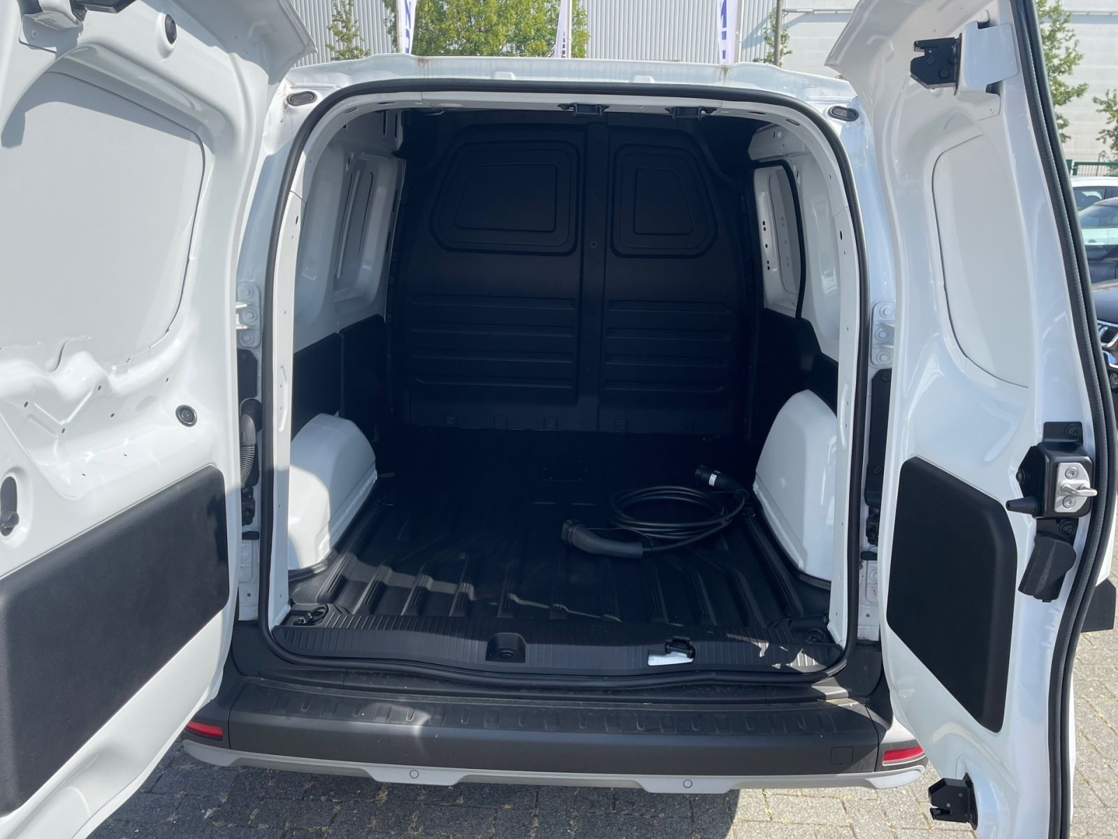 Nissan TOWNSTAR EV Kasten N-CONNECTA  L1   AIRB CCS NAVI TECH ohne Seitenschutzleiste