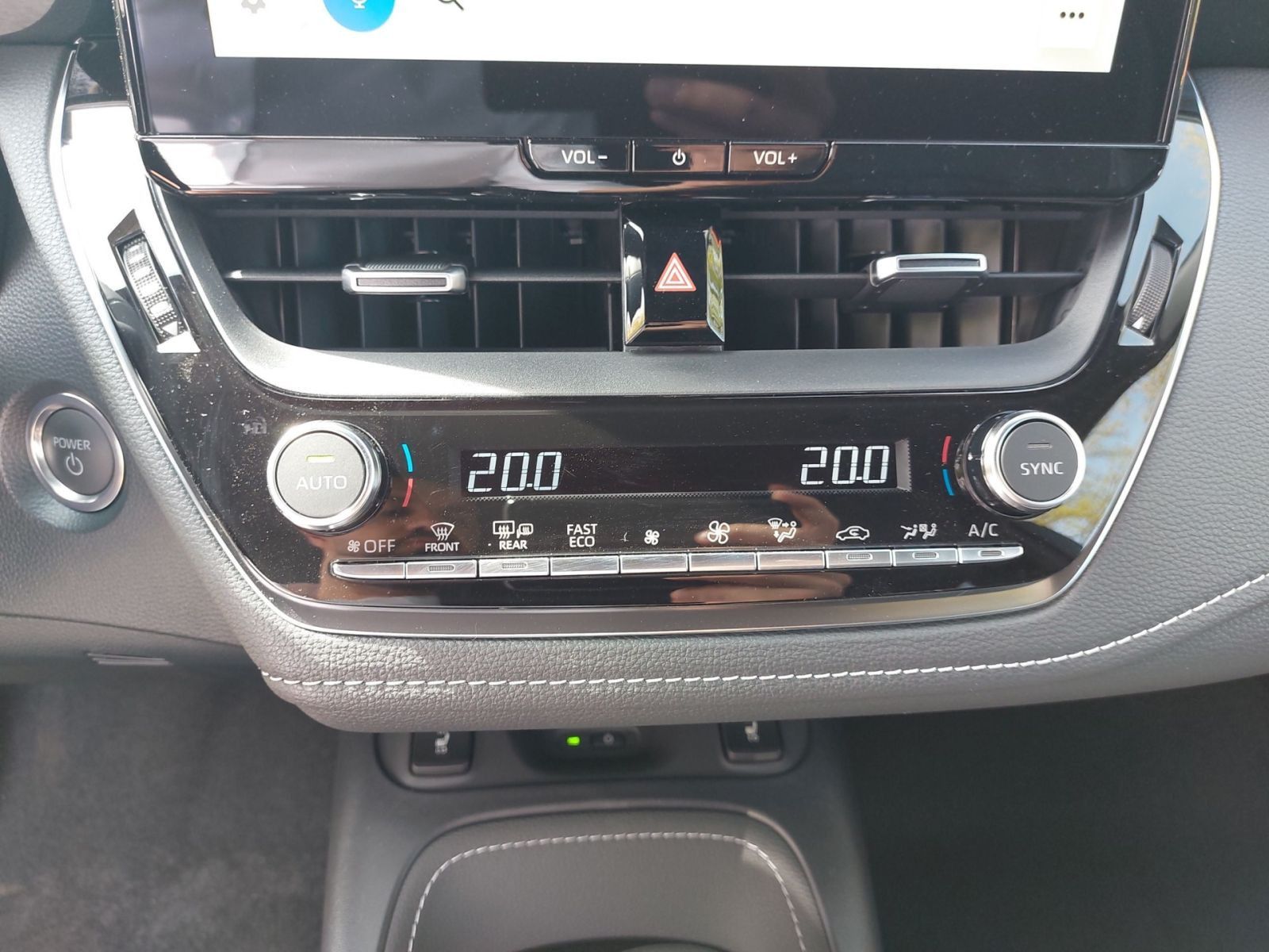 SUZUKI Swace 1.8 Comfort+ CVT Hybrid Navi*CarPlay
