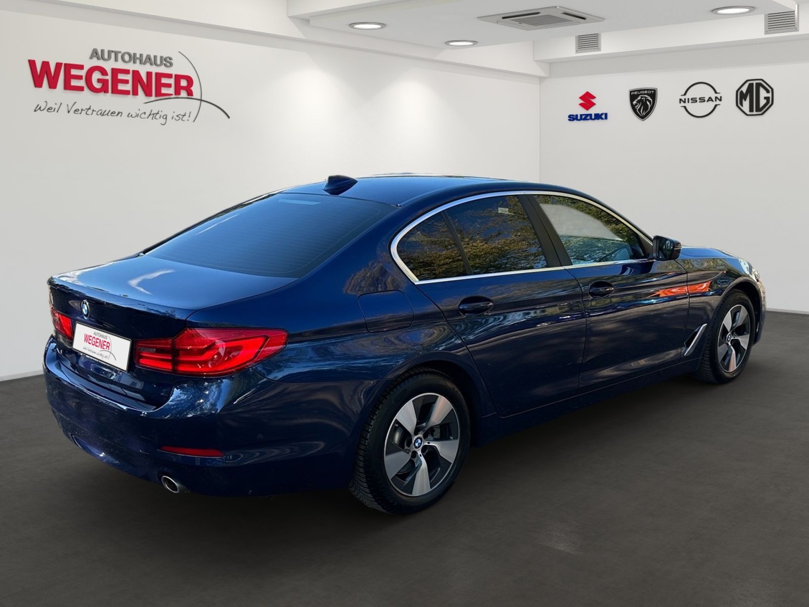 BMW 520d LIM LUXURY LED NAVI PANO KAM SHZ STHZ LHZ