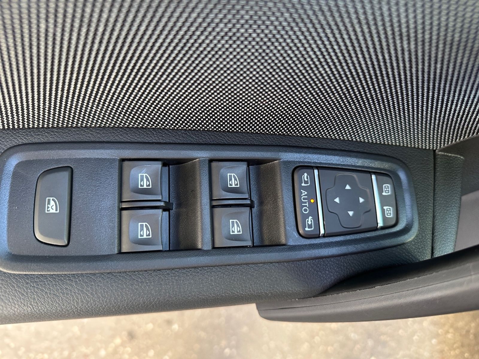 NISSAN TOWNSTAR TEKNA 1.3 AT 7-SITZE NAVI 360°